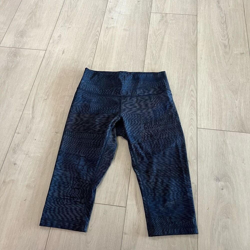 lululemon athletica Black and Navy Patterned Cropped Leggings